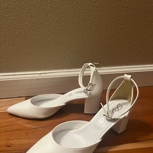 White Slingback Heels with Pointed Toe and Chunky Heel